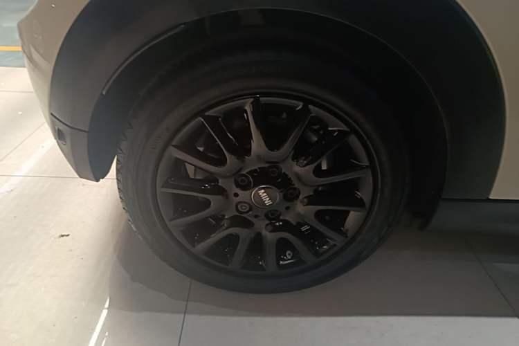 Used MINI 2019 1.5T ONE PLUS Right Rear Wheel Hub