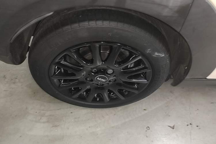 Used MINI 2019 1.5T ONE PLUS Five-Door Edition Right Rear Wheel Hub