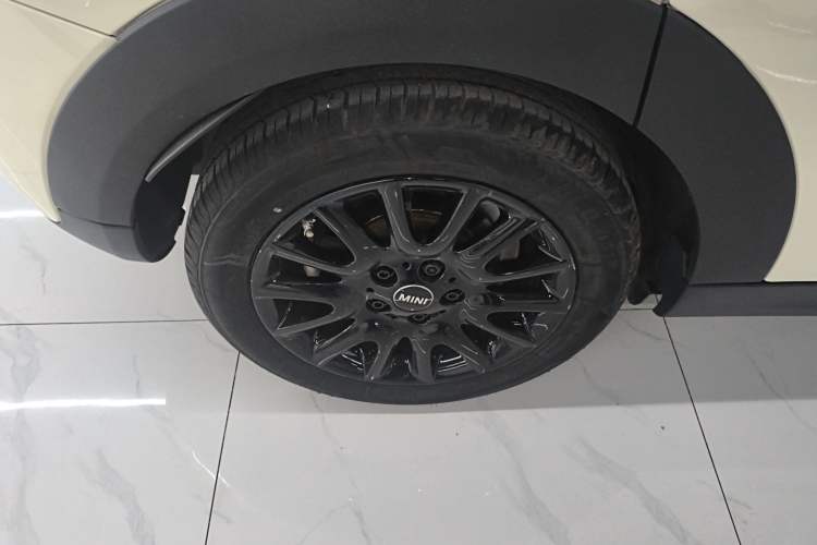 Used MINI 2019 1.5T ONE PLUS Five-Door Edition Right Rear Wheel Hub