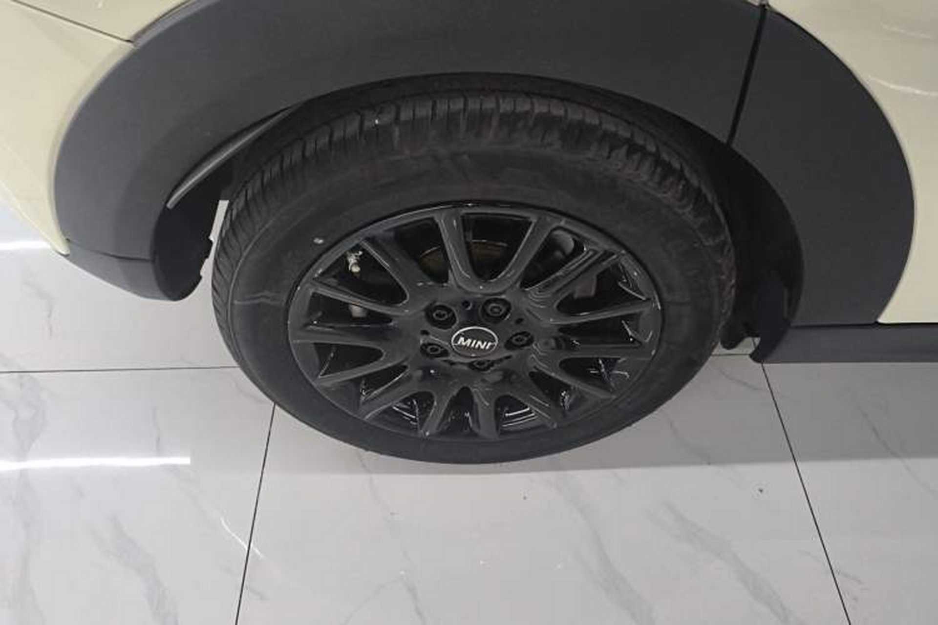 Used MINI 2019 1.5T ONE PLUS Five-Door Edition Right Rear Wheel Hub