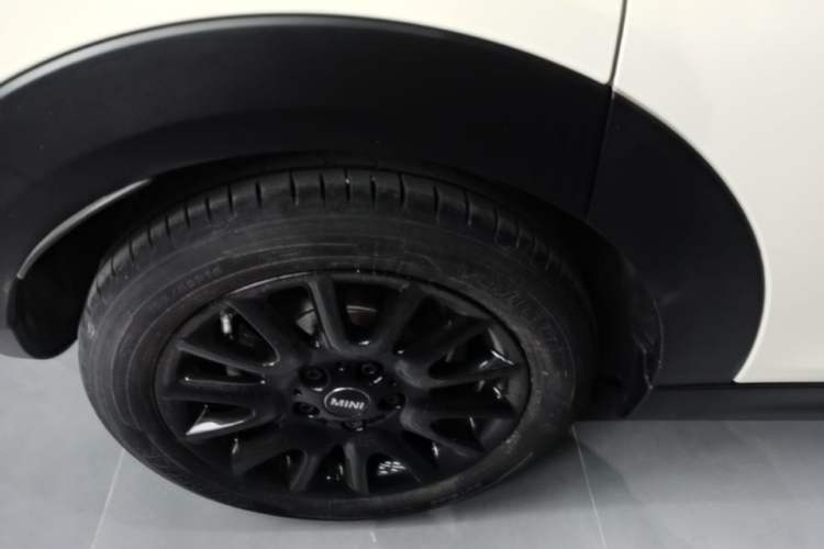 Used MINI 2019 1.5T COOPER Classic Edition Five-Door Version Right Rear Wheel Hub