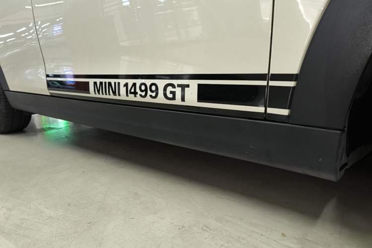 Used MINI 2019 1.5T ONE PLUS Five-Door Edition Right Side Sill