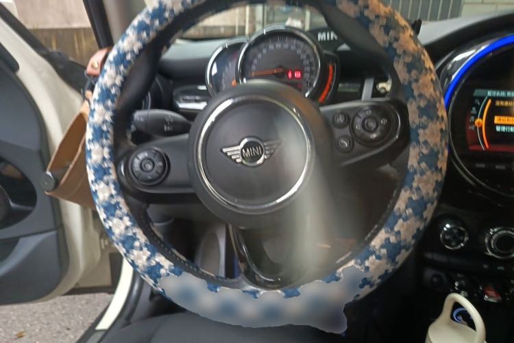 Used MINI 2019 1.5T ONE PLUS Five-Door Edition Steering Wheel