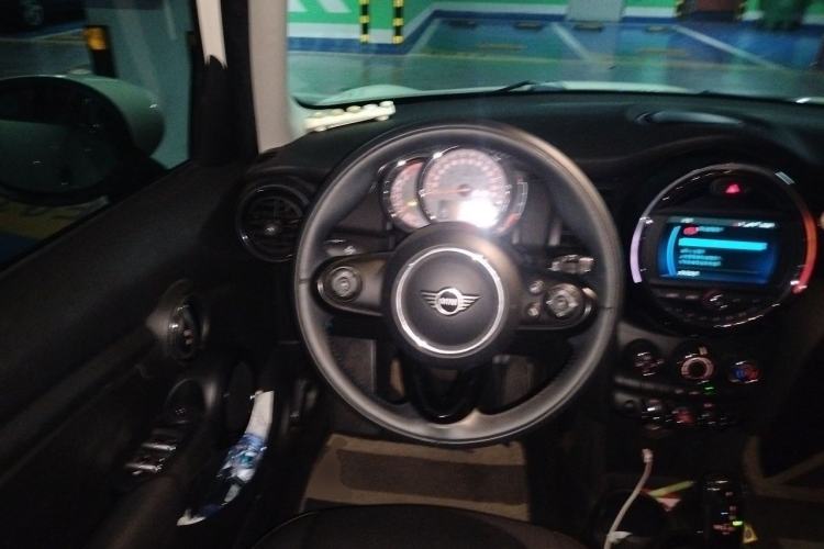 Used MINI 2019 1.5T ONE Five-Door Edition Steering Wheel
