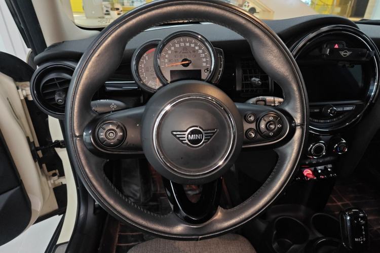 Used MINI 2019 1.5T COOPER Classic Edition Five-Door Version Steering Wheel