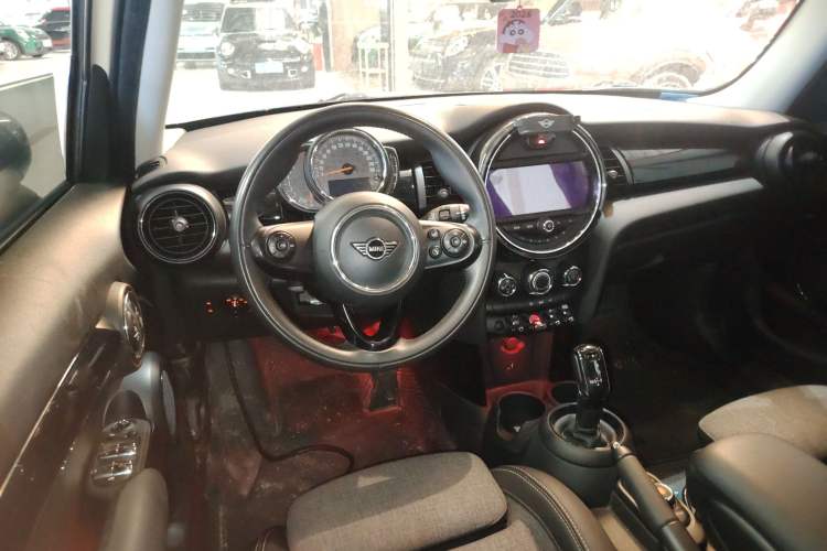 Used MINI 2019 1.5T COOPER Classic Edition Five-Door Version Steering Wheel