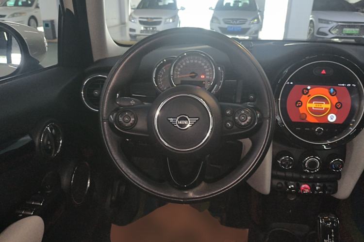 Used MINI 2019 1.5T ONE PLUS Five-Door Edition Steering Wheel