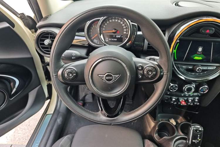 Used MINI 2019 1.5T COOPER Classic Edition Five-Door Version Steering Wheel
