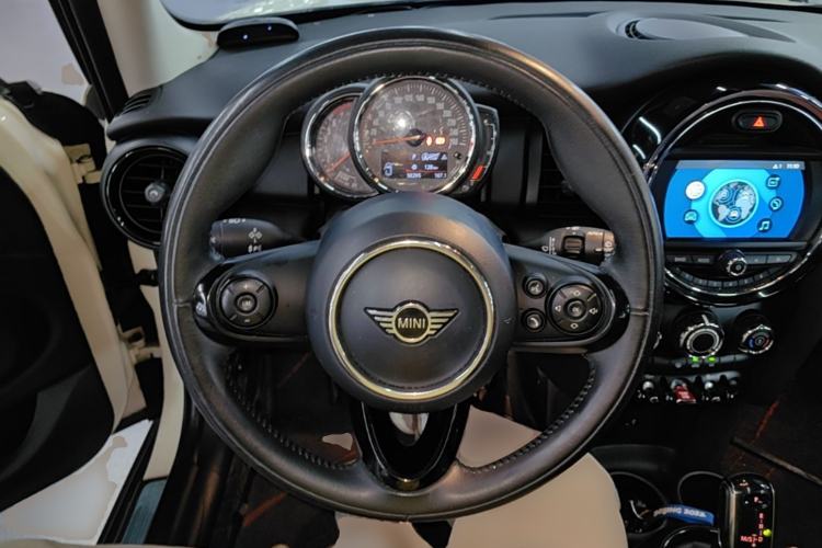 Used MINI 2019 1.5T ONE Five-Door Edition Steering Wheel