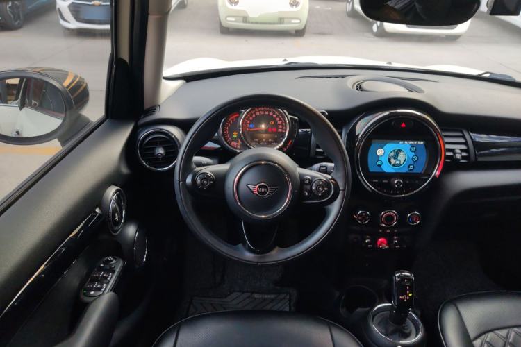 Used MINI 2019 1.5T ONE PLUS Five-Door Edition Steering Wheel