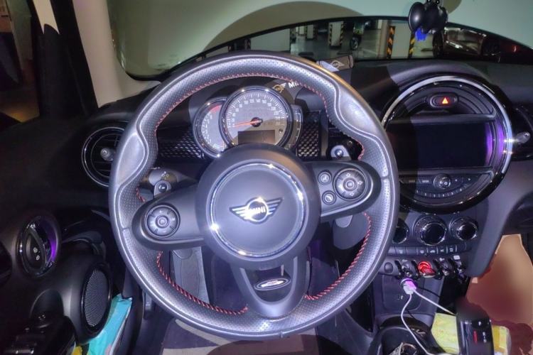 Used MINI 2019 2.0T COOPER S Classic Edition Five-Door Model Steering Wheel