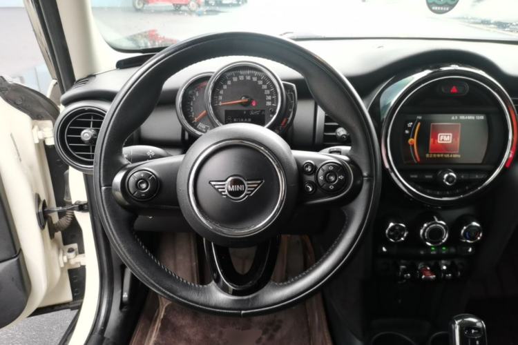 Used MINI 2019 1.5T ONE Five-Door Edition Steering Wheel
