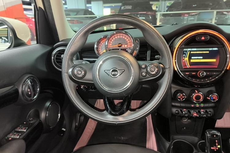 Used MINI 2019 1.5T ONE PLUS Five-Door Edition Steering Wheel