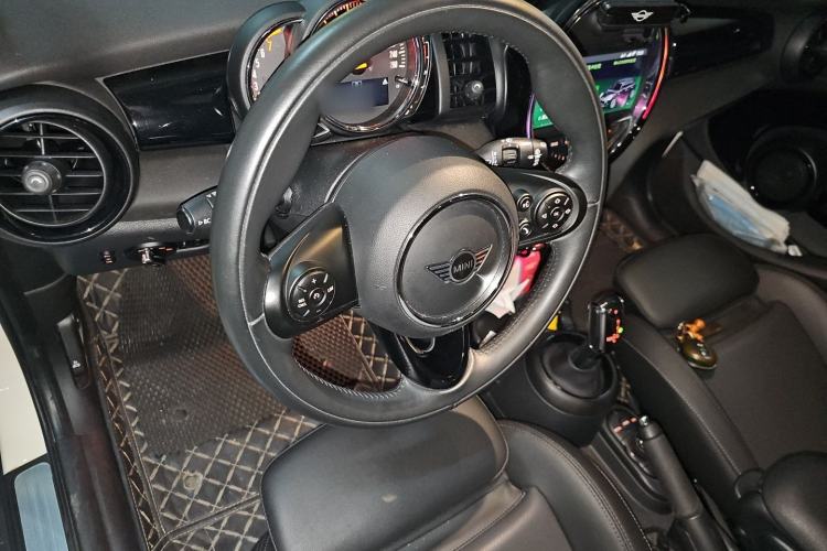 Used MINI 2019 1.5T COOPER Classic Edition Five-Door Version Steering Wheel