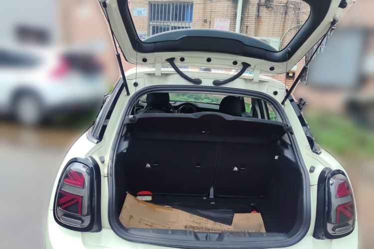 Used MINI 2019 1.5T ONE PLUS Five-Door Edition Trunk