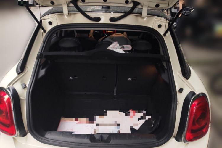 Used MINI 2019 1.5T ONE Five-Door Edition Trunk