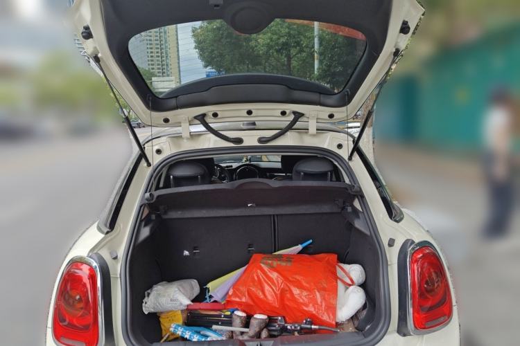 Used MINI 2019 1.5T ONE PLUS Five-Door Edition Trunk