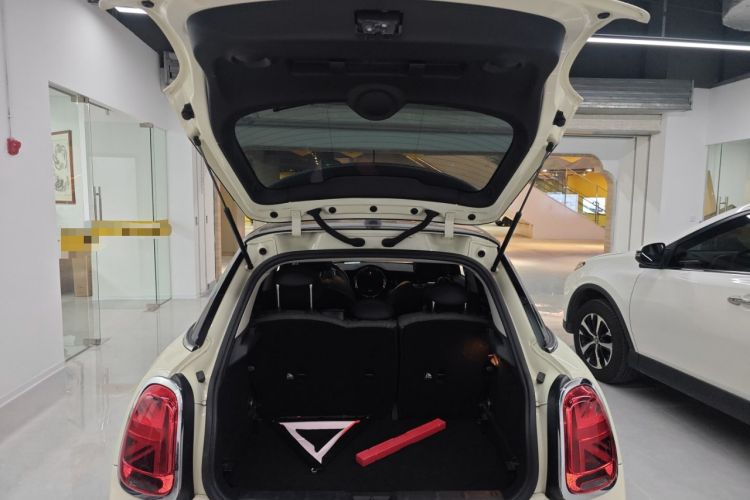 Used MINI 2019 1.5T COOPER Classic Edition Five-Door Version Trunk