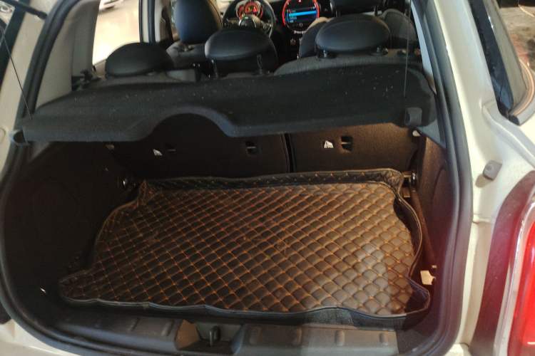 Used MINI 2019 1.5T COOPER Classic Edition Five-Door Version Trunk