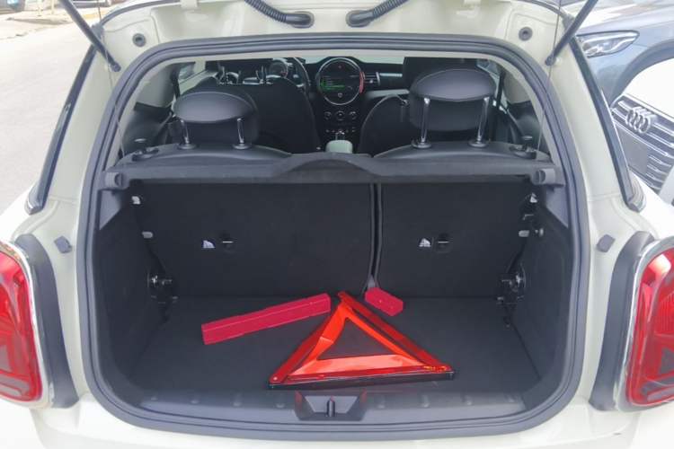 Used MINI 2019 1.5T COOPER Artist Trunk