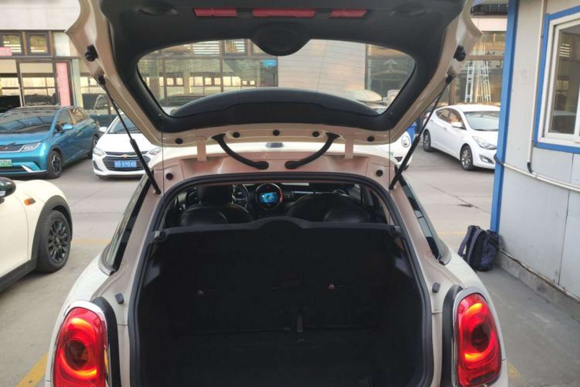 Used MINI 2019 1.5T ONE PLUS Five-Door Edition Trunk