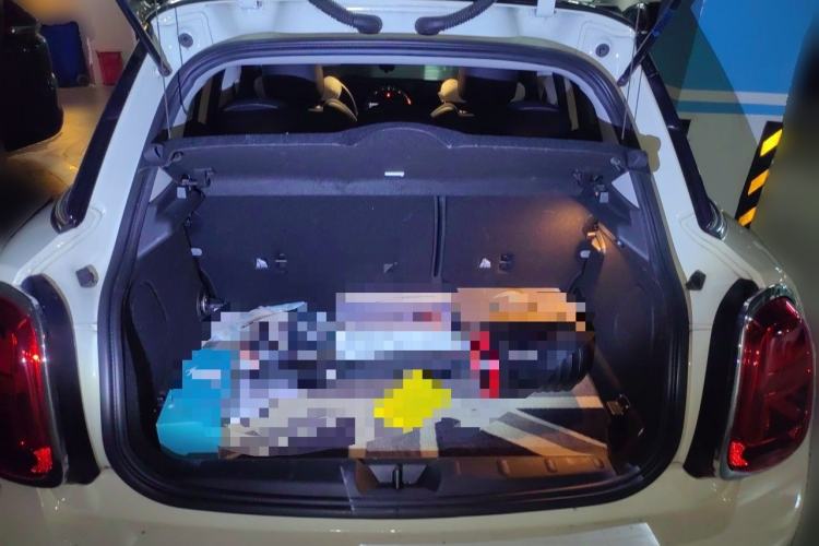Used MINI 2019 2.0T COOPER S Classic Edition Five-Door Model Trunk