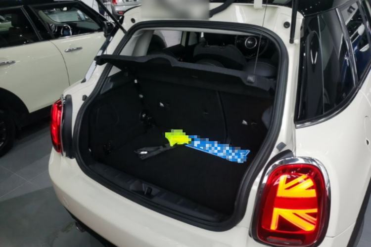 Used MINI 2019 1.5T COOPER Classic Edition Five-Door Version Trunk