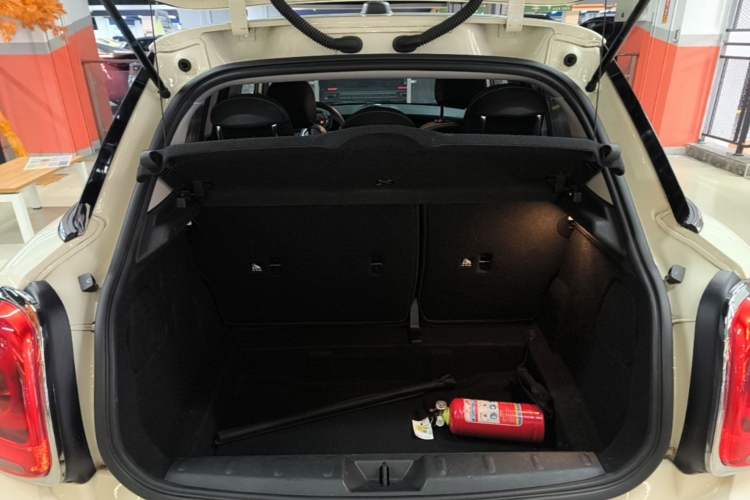 Used MINI 2019 1.5T ONE PLUS Five-Door Edition Trunk