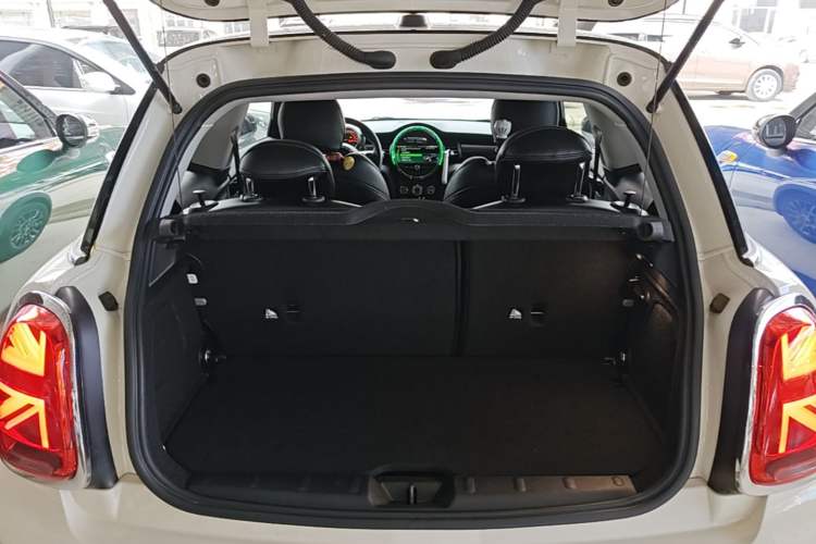 Used MINI 2019 1.5T COOPER Classic Edition Trunk