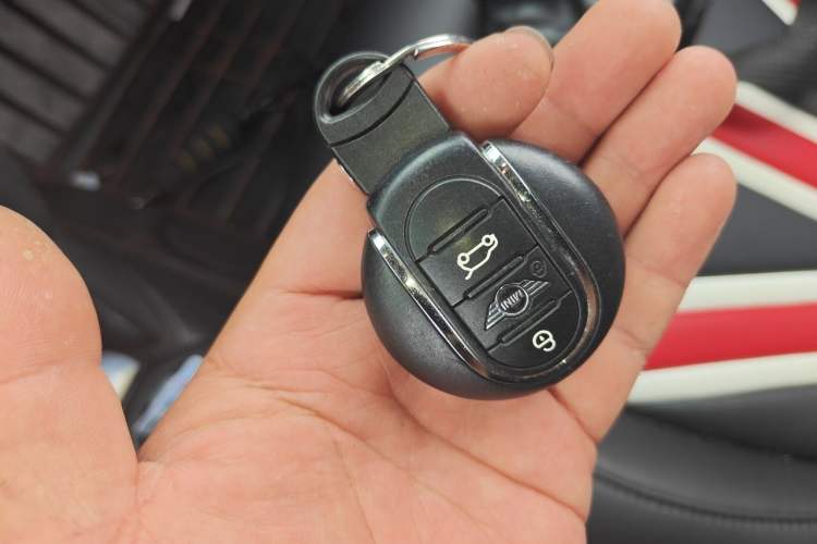 Used MINI 2019 1.5T ONE Five-Door Edition Vehicle Key