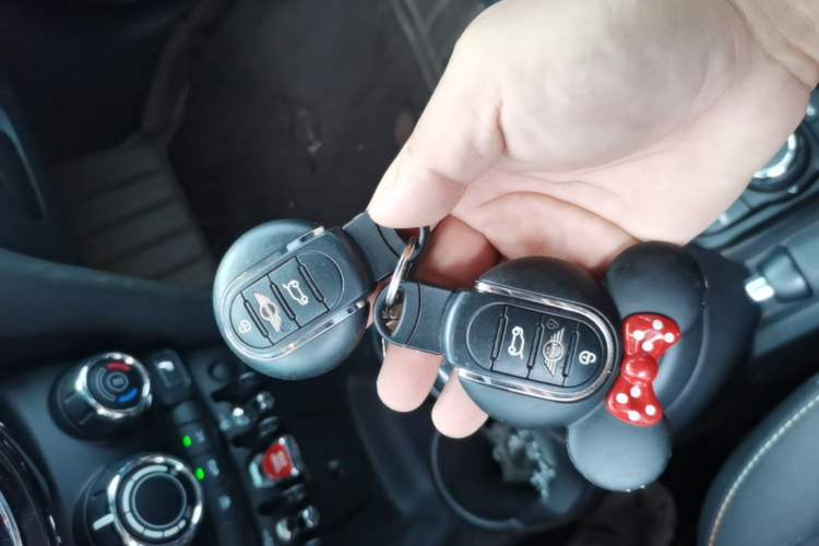 Used MINI 2019 1.5T ONE Five-Door Edition Vehicle Key