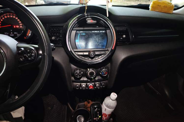Used MINI 2019 1.5T ONE PLUS Five-Door Edition Audio And AC Panel
