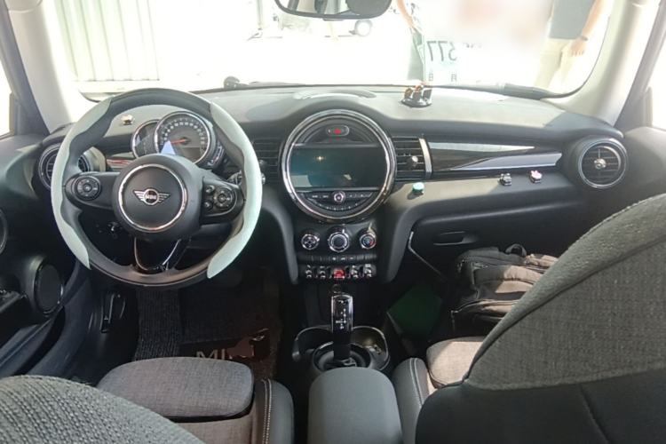 Used MINI 2019 1.5T COOPER Classic Edition Center Console