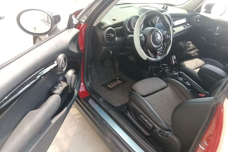 Used MINI 2019 1.5T COOPER Classic Edition Driver Seat