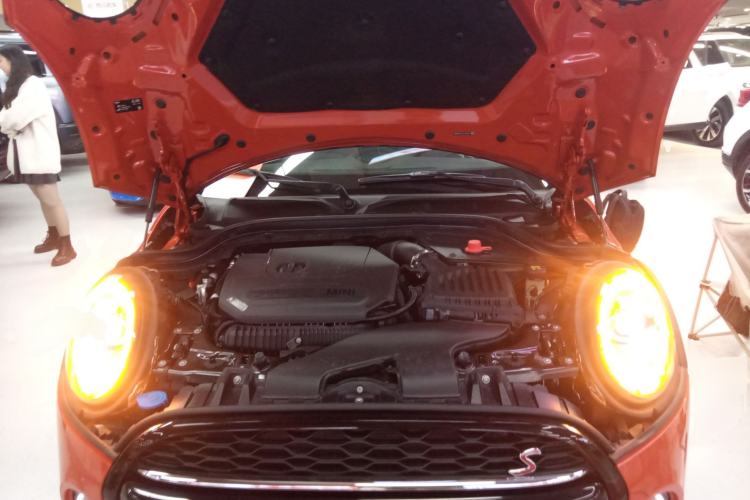 Used MINI 2019 2.0T COOPER S Artist Engine Bay