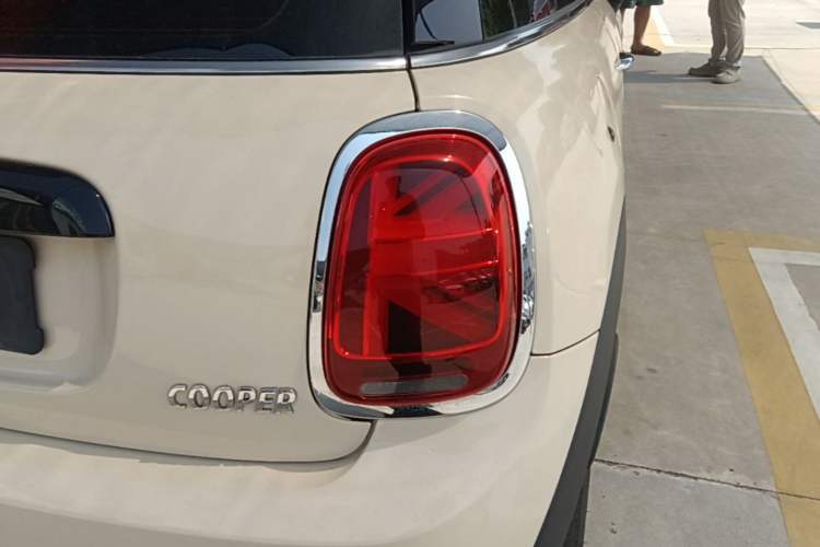 Used MINI 2019 1.5T COOPER Classic Edition Exterior 3