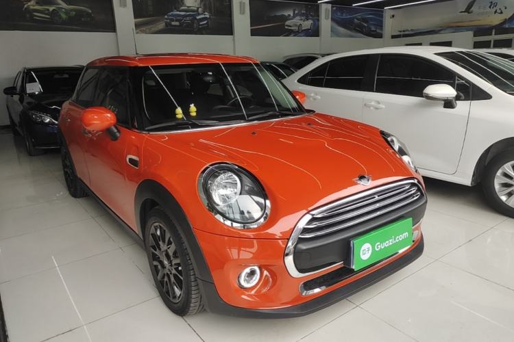 Used MINI 2019 1.5T ONE PLUS Five-Door Edition Front Right 45 Deg