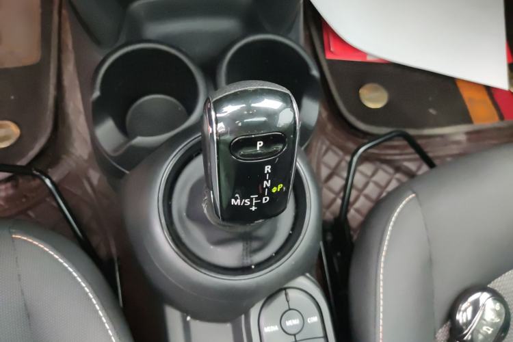 Used MINI 2019 1.5T ONE Five-Door Edition Gear Lever