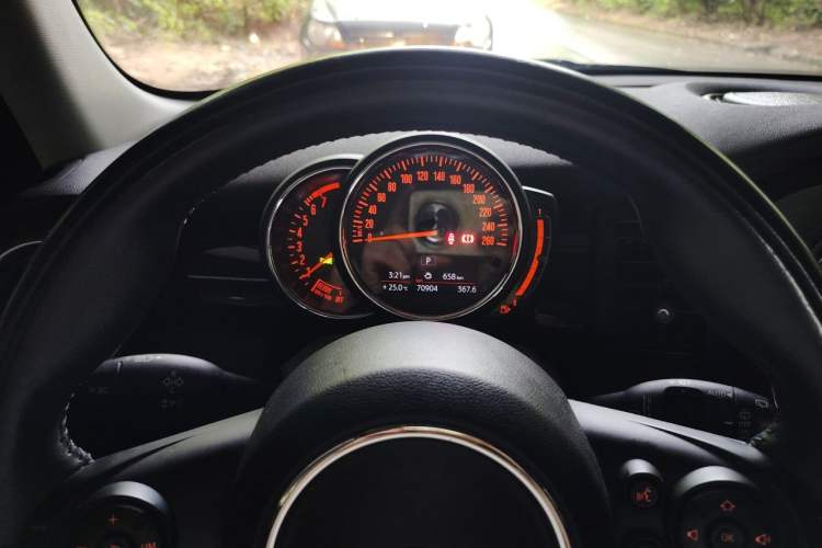 Used MINI 2019 1.5T ONE PLUS Five-Door Edition Instrument Cluster
