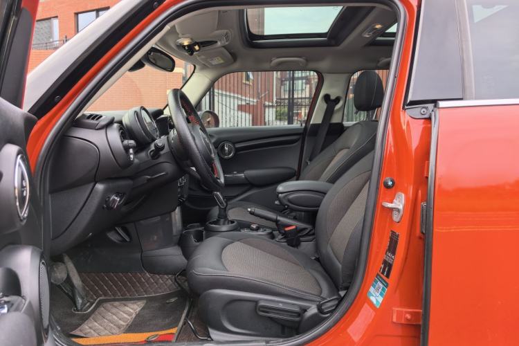Used MINI 2019 1.5T ONE Five-Door Edition Interior 2