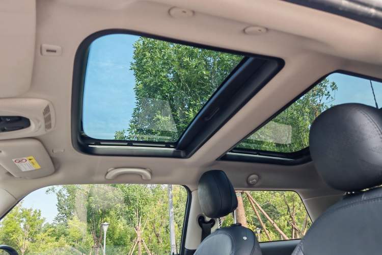 Used MINI 2019 2.0T COOPER S Artist Interior 5