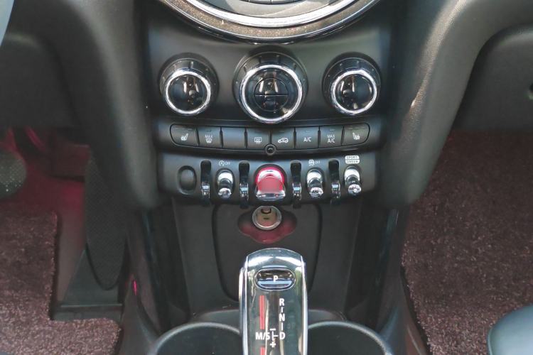 Used MINI 2019 2.0T COOPER S Artist Interior 9