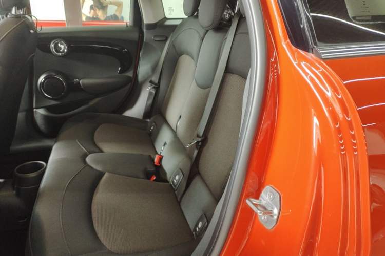 Used MINI 2019 1.5T ONE PLUS Five-Door Edition Left Rear Seat