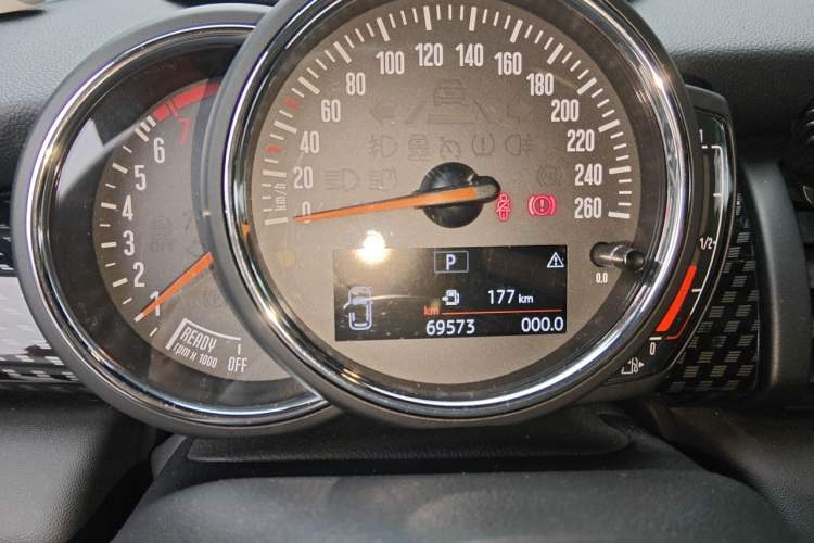 Used MINI 2019 2.0T COOPER S Racing Driver Odometer Close Up