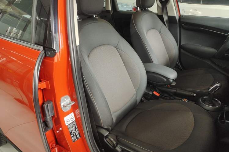 Used MINI 2019 1.5T ONE PLUS Five-Door Edition Right Front Seat