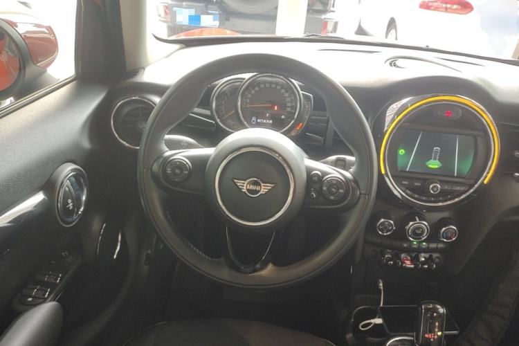 Used MINI 2019 1.5T ONE PLUS Five-Door Edition Steering Wheel