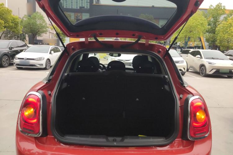Used MINI 2019 1.5T ONE Five-Door Edition Trunk