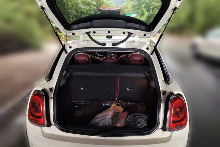 Used MINI 2019 1.5T ONE PLUS Five-Door Edition Trunk