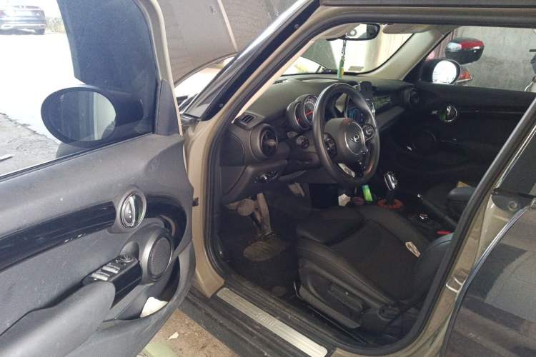 Used MINI 2020 1.5T COOPER Classic Edition Five-Door Version Driver Seat