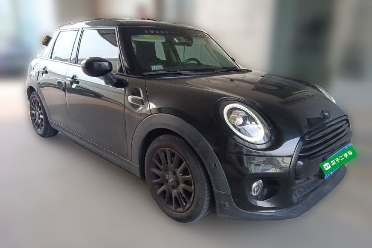Used MINI 2020 1.5T COOPER Classic Edition Five-Door Version Front Right 45 Deg